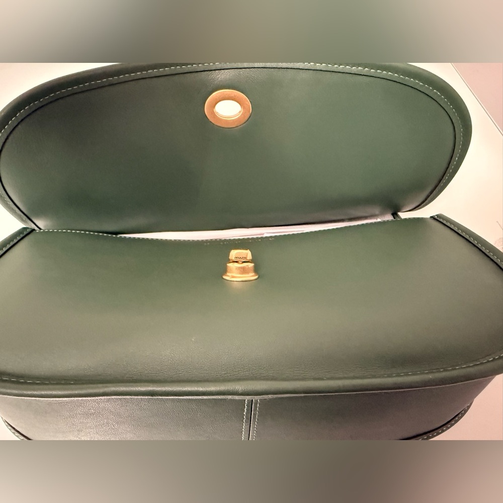 Coach Cashin Carry Crescent Shoulder Bag Hunter Green - Picture 6 of 9